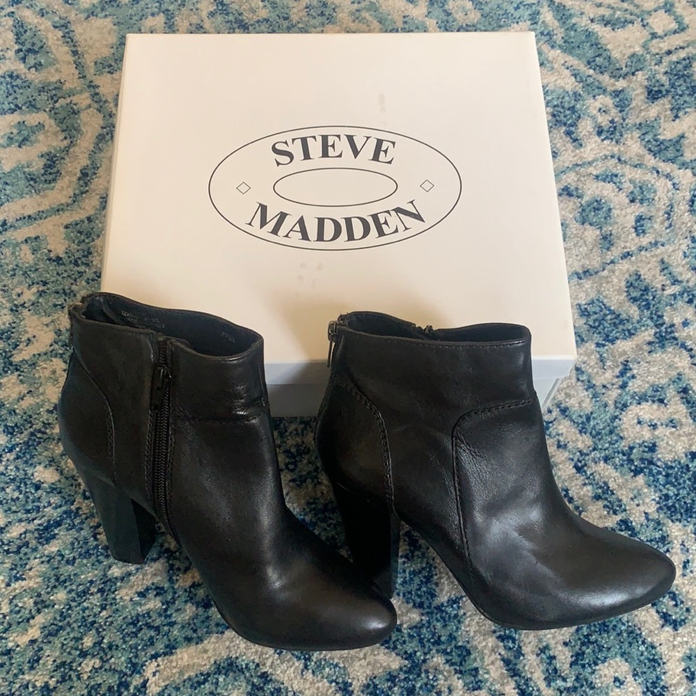 Steve Madden black booties *reposhed*